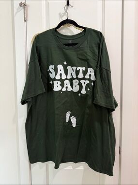 Gildan Dark Green 'Santa Baby' Graphic Tee